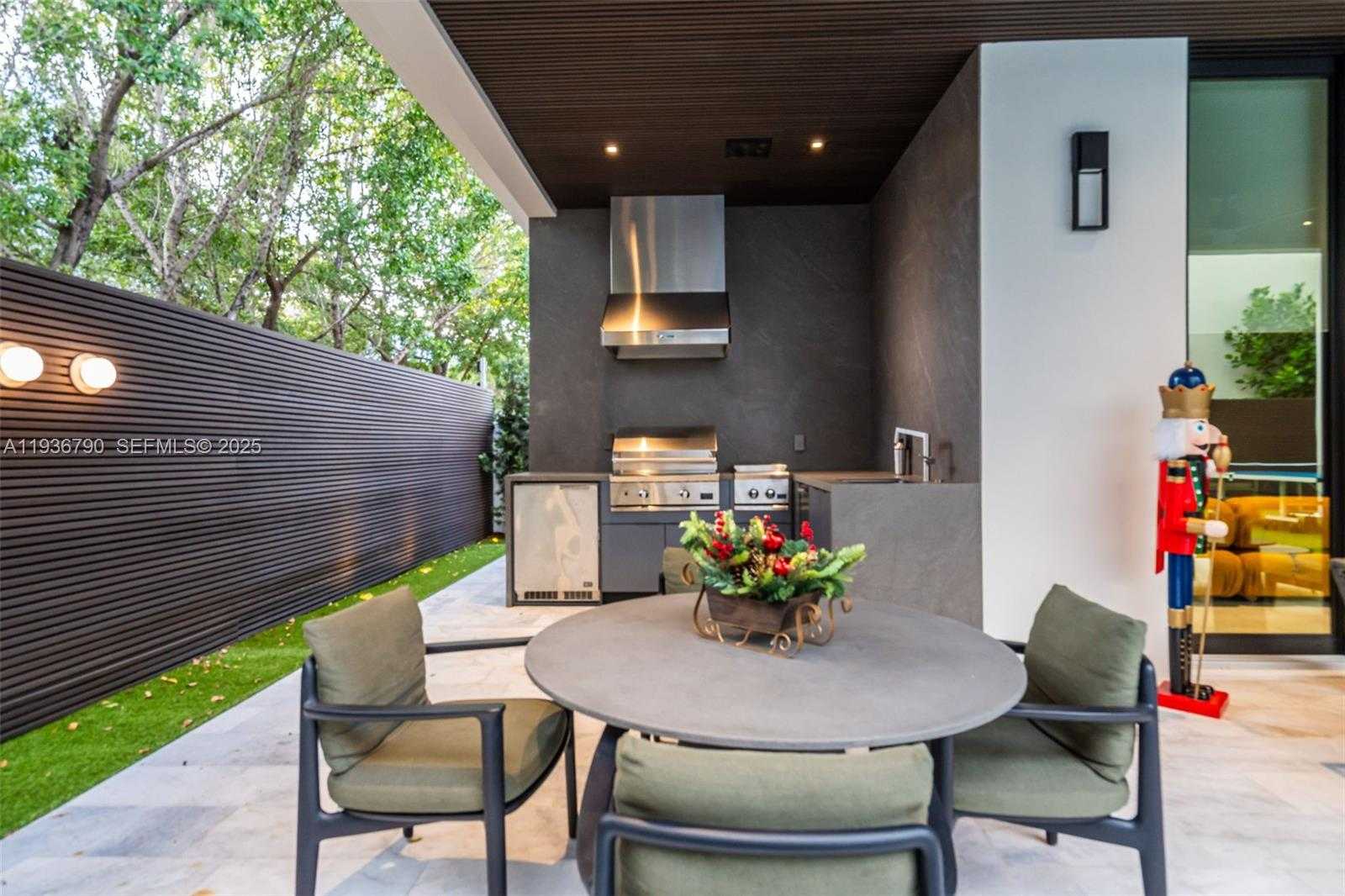 Small Image of 10540 NORTH WEST 67TH TER, Doral Number 61