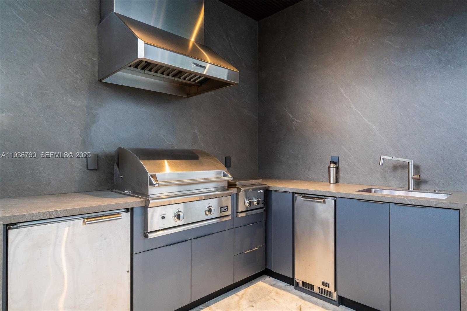 Small Image of 10540 NORTH WEST 67TH TER, Doral Number 62