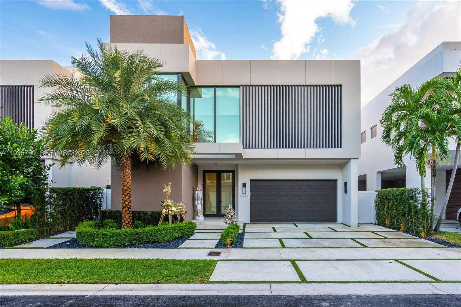 Small Image of 10540 NORTH WEST 67TH TER, Doral Number 65