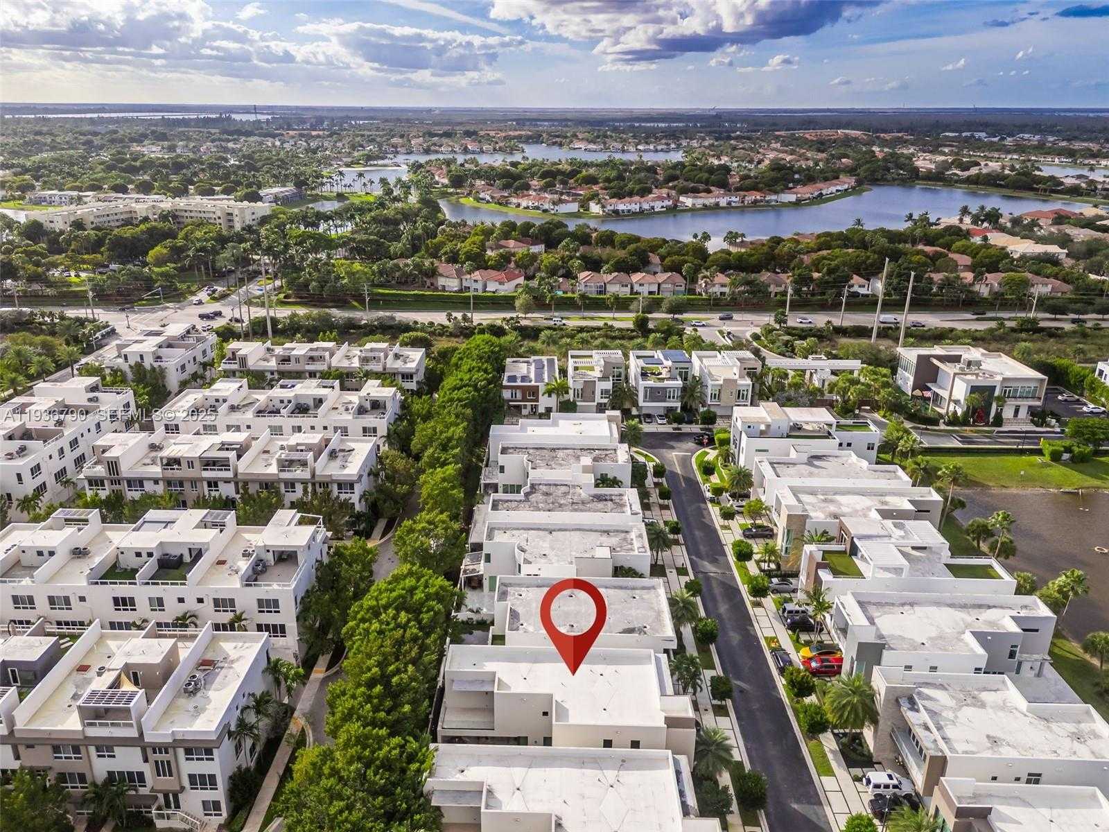 Small Image of 10540 NORTH WEST 67TH TER, Doral Number 71