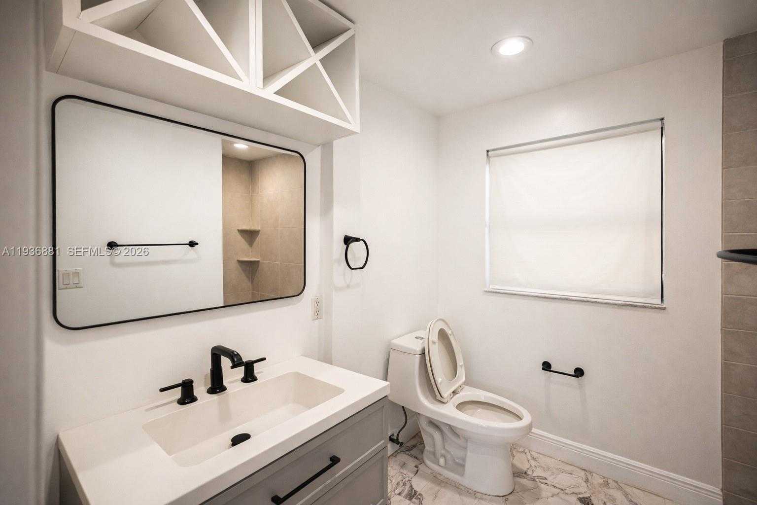 Small Image of 2413 NASSAU LN, Fort Lauderdale Number 12