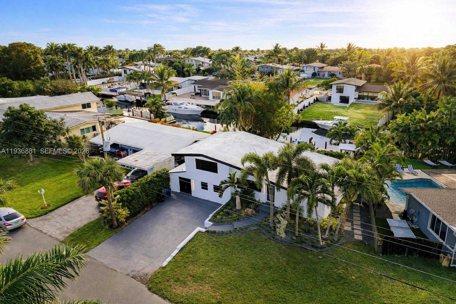 Small Image of 2413 NASSAU LN, Fort Lauderdale Number 19