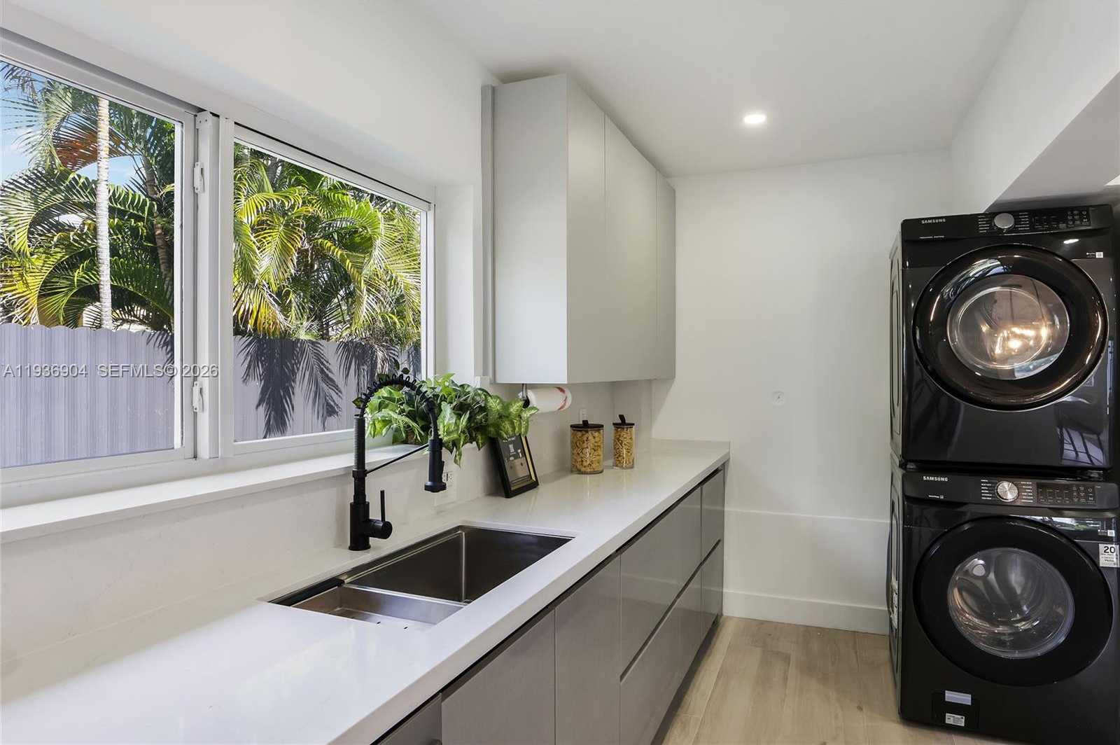 Small Image of 3056 NORTH EAST 14TH AVE, Oakland Park Number 8