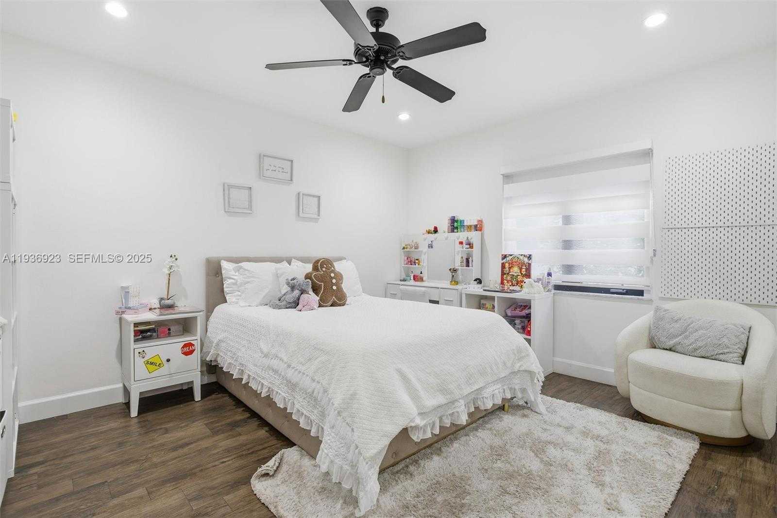 Small Image of 12510 RAMIRO ST, Coral Gables Number 28