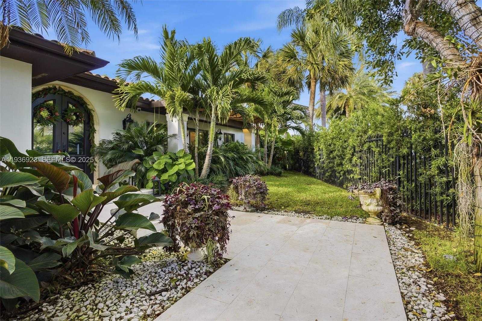 Small Image of 12510 RAMIRO ST, Coral Gables Number 55