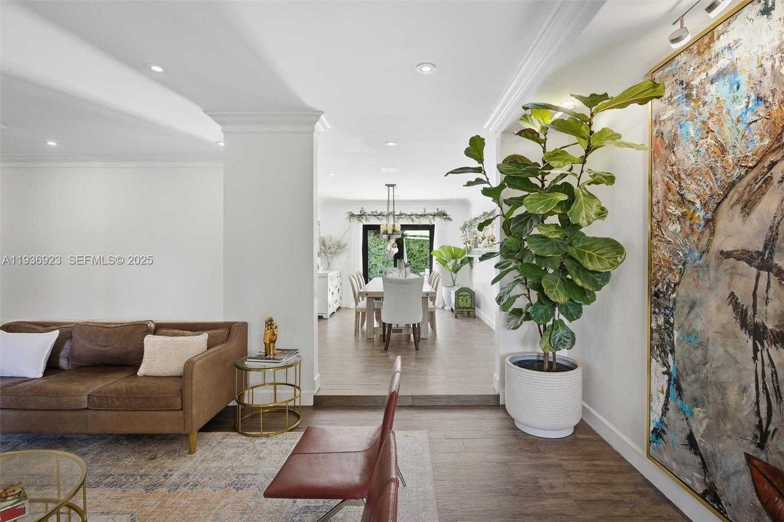 Small Image of 12510 RAMIRO ST, Coral Gables Number 7