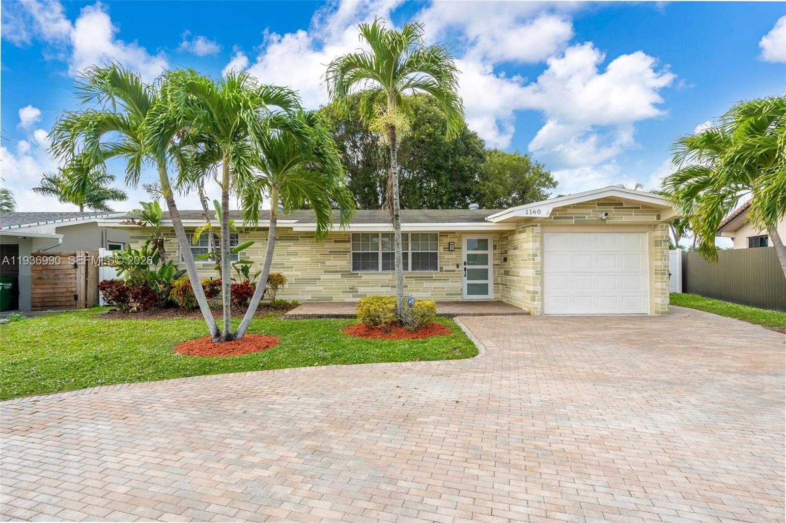 Small Image of 1160 NORTH WEST 86TH TER, Pembroke Pines Number 2