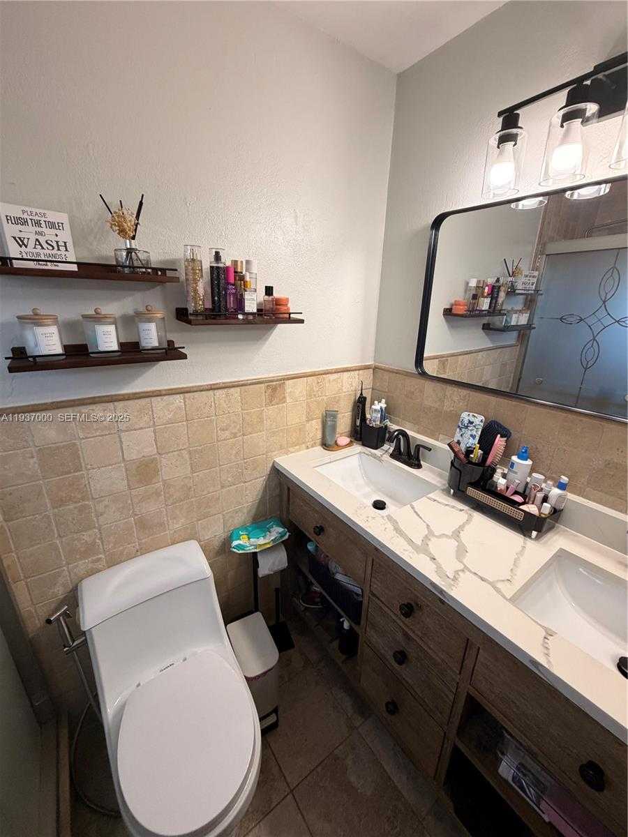 Small Image of 4841 NORTH WEST 19TH ST, Lauderhill Number 22