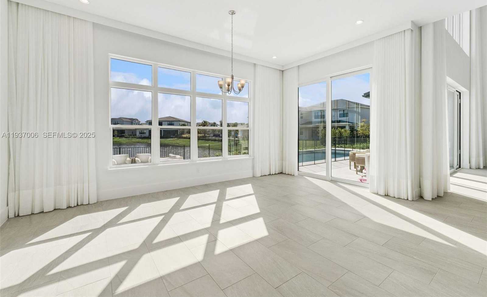 Small Image of 9720 LAUREL BERRY DRIVE, Orlando Number 10