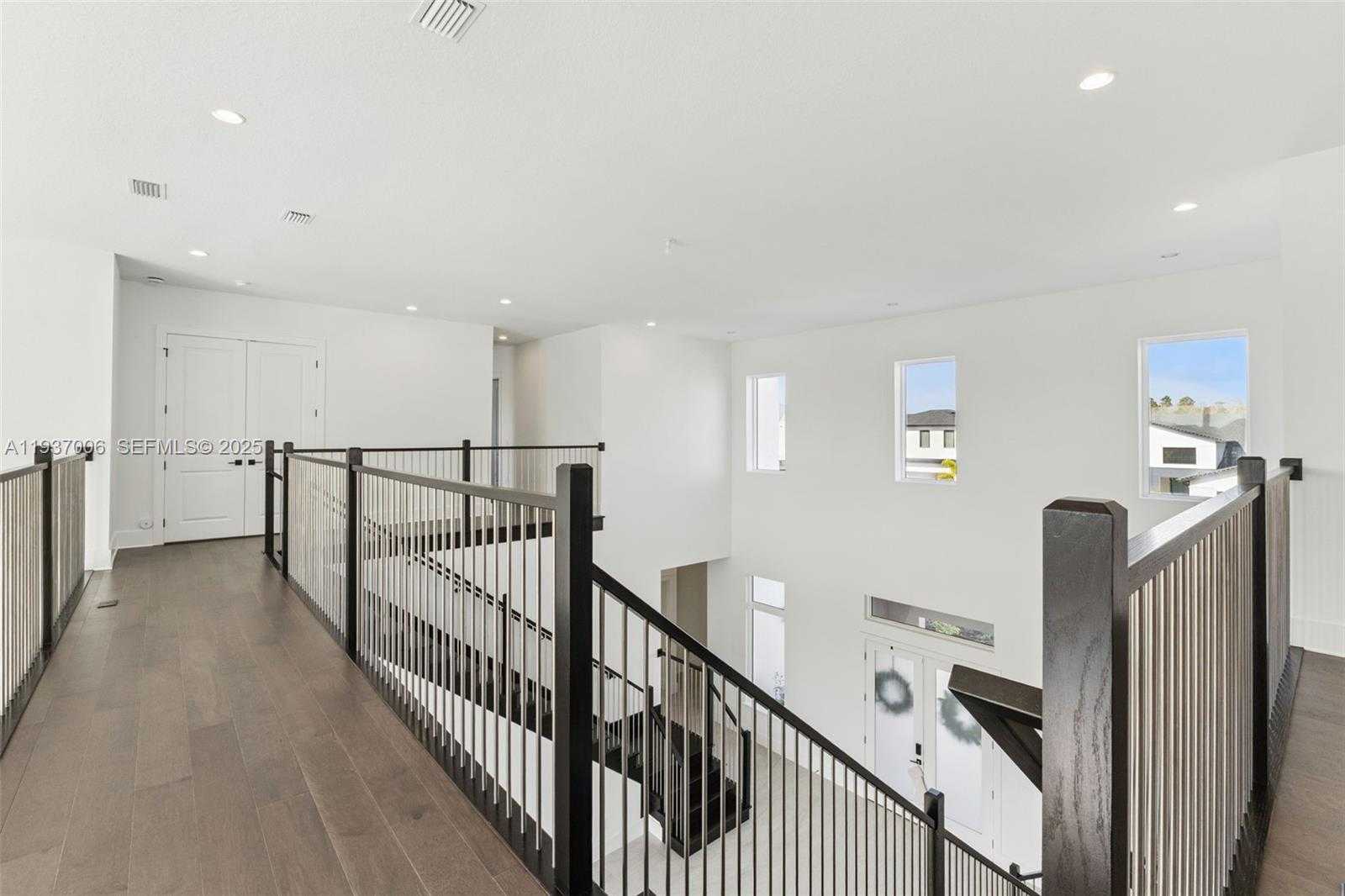 Small Image of 9720 LAUREL BERRY DRIVE, Orlando Number 20