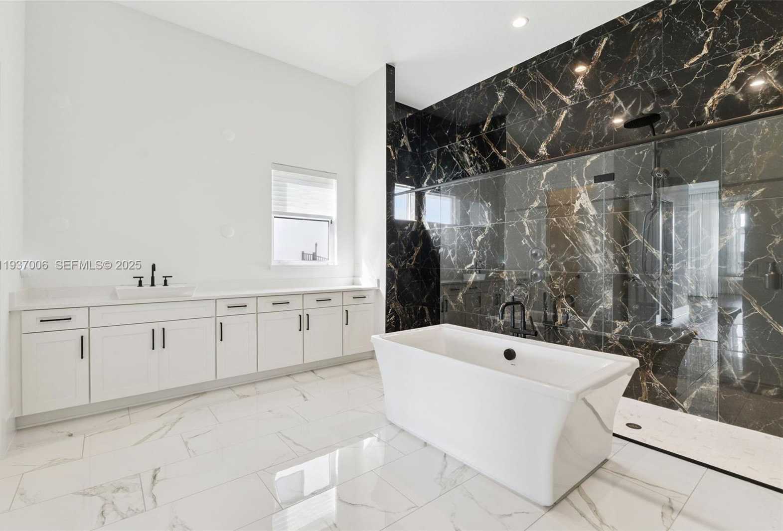 Small Image of 9720 LAUREL BERRY DRIVE, Orlando Number 28