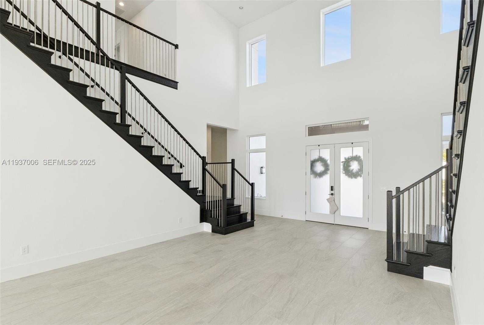 Small Image of 9720 LAUREL BERRY DRIVE, Orlando Number 3