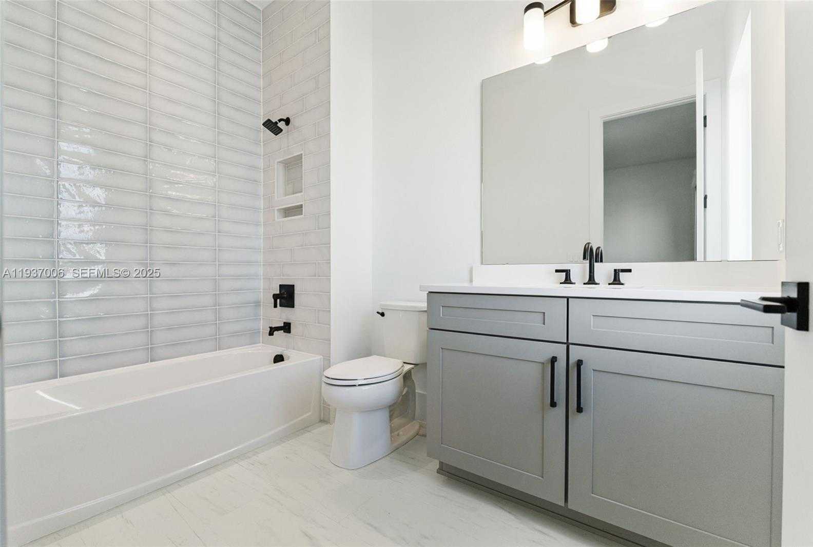 Small Image of 9720 LAUREL BERRY DRIVE, Orlando Number 32