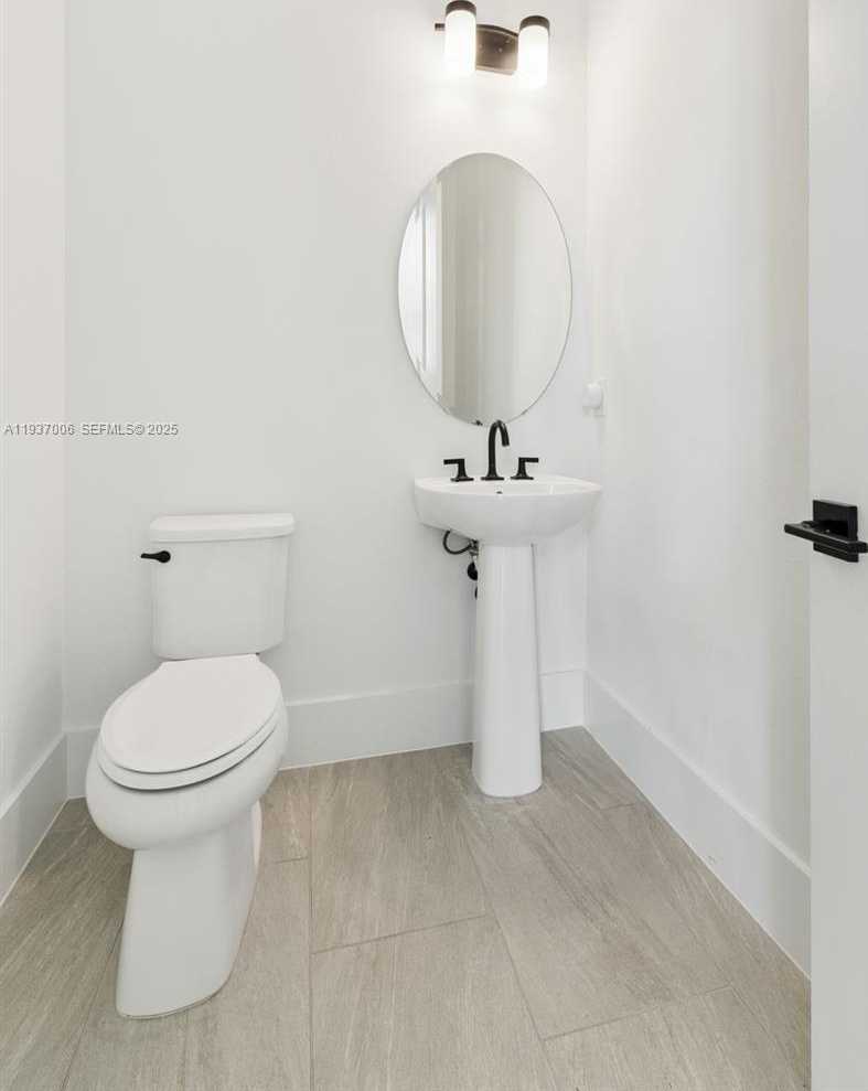 Small Image of 9720 LAUREL BERRY DRIVE, Orlando Number 36