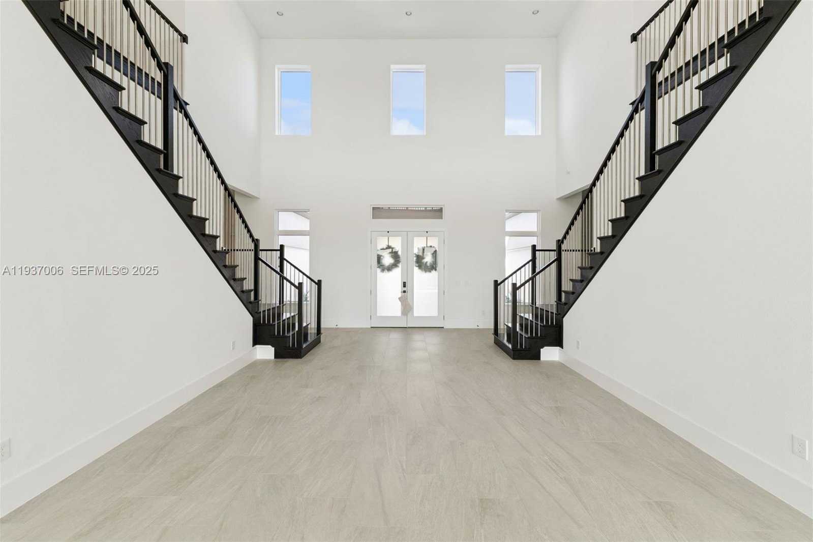 Small Image of 9720 LAUREL BERRY DRIVE, Orlando Number 4