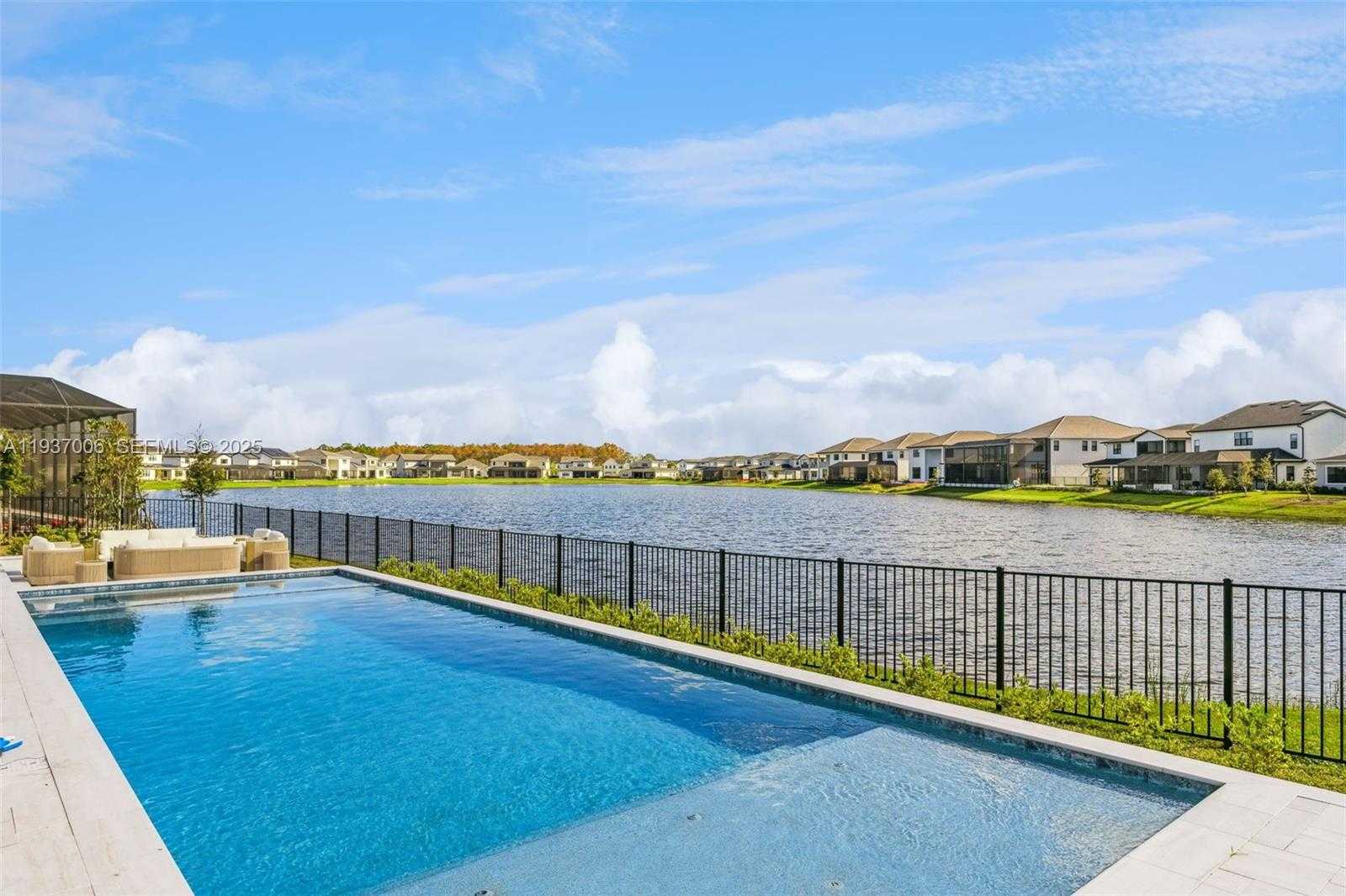 Small Image of 9720 LAUREL BERRY DRIVE, Orlando Number 45