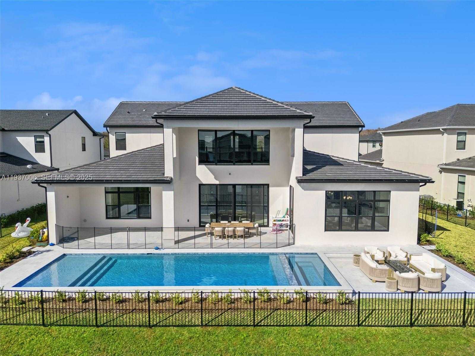 Small Image of 9720 LAUREL BERRY DRIVE, Orlando Number 47