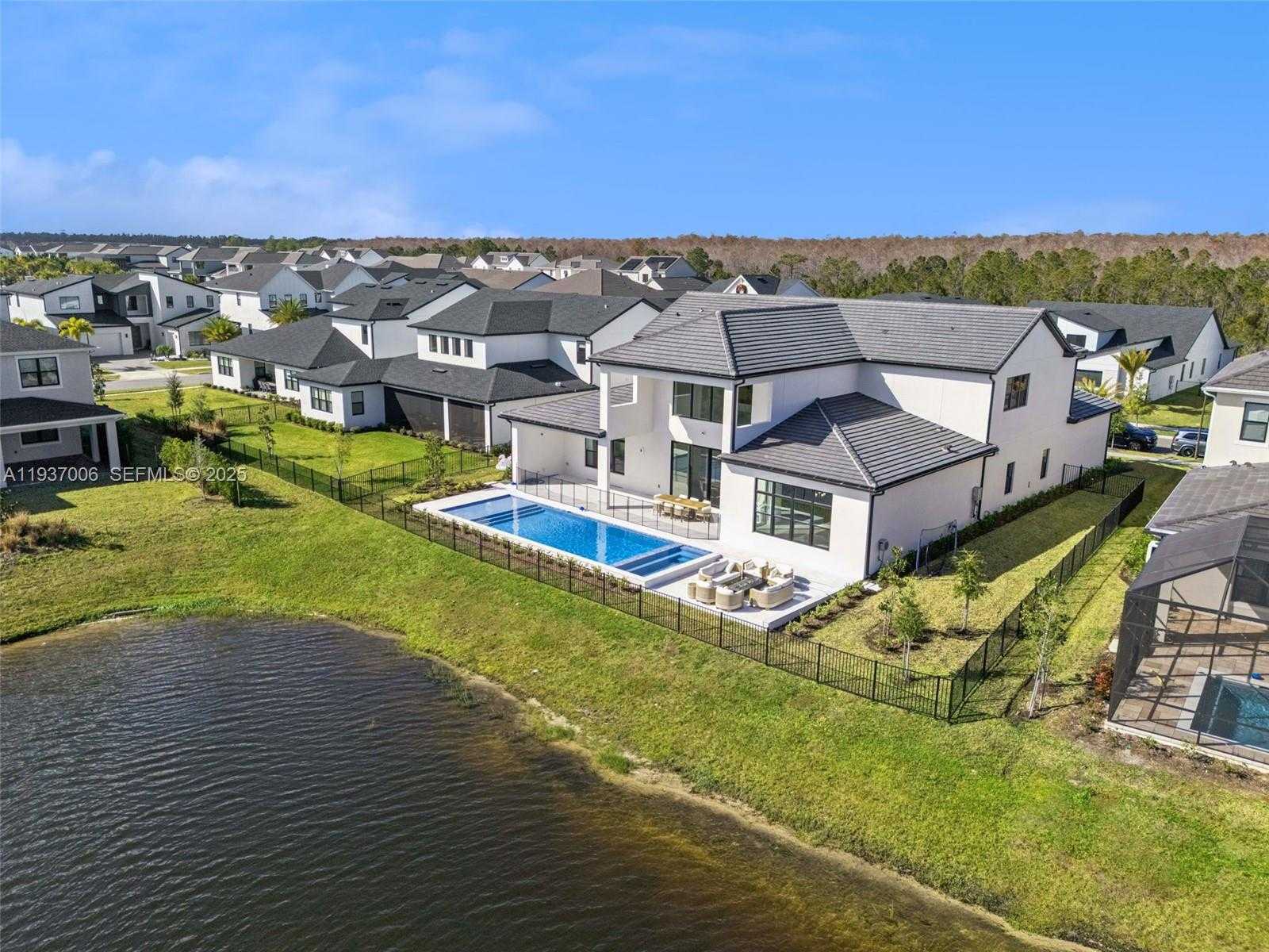 Small Image of 9720 LAUREL BERRY DRIVE, Orlando Number 48