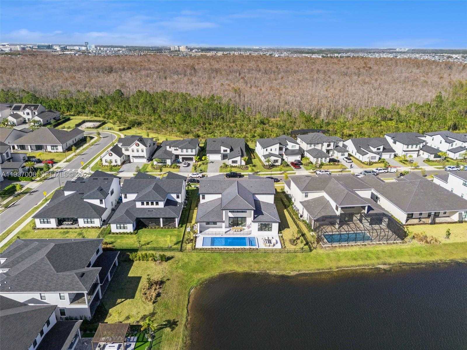 Small Image of 9720 LAUREL BERRY DRIVE, Orlando Number 51