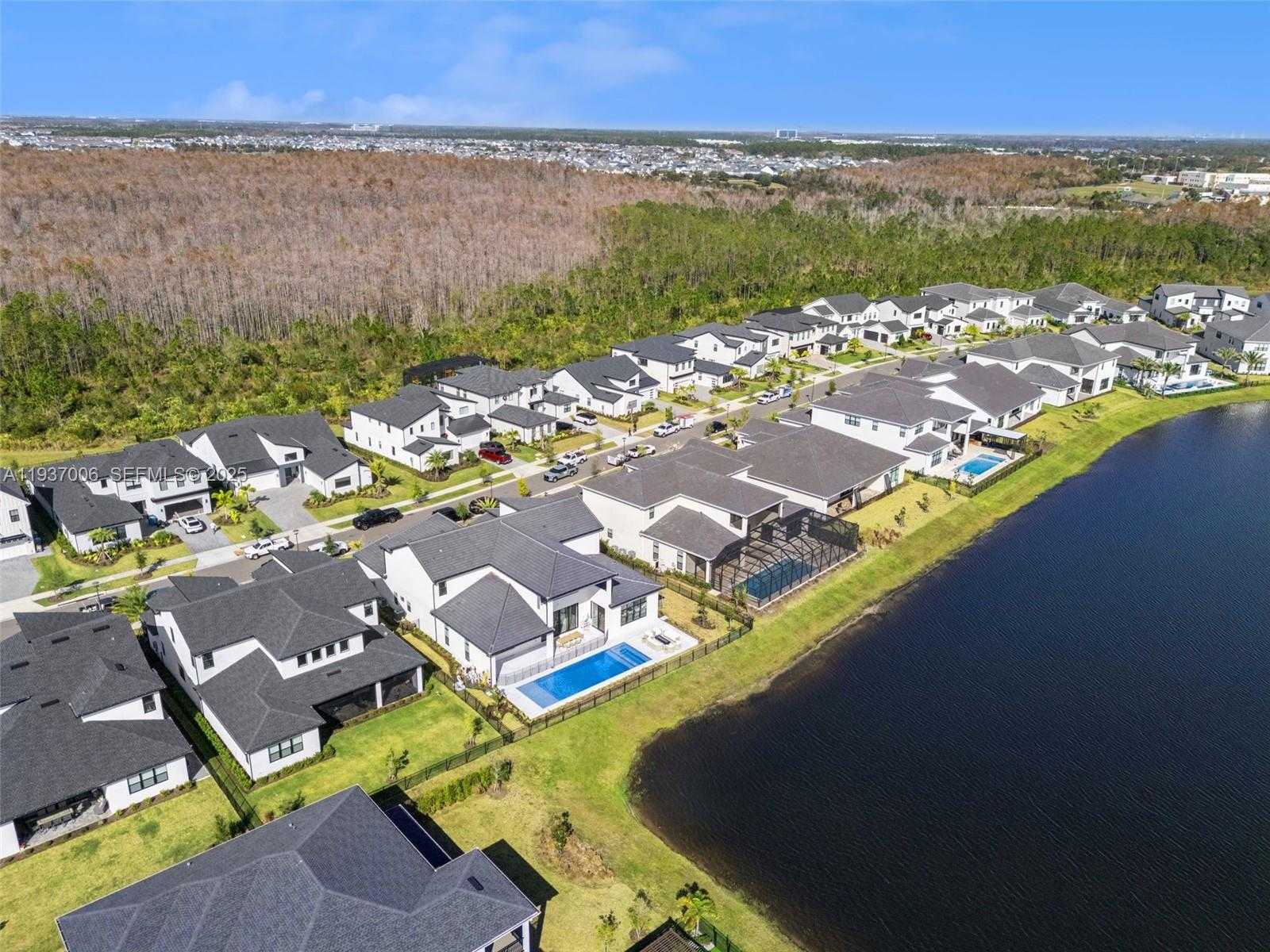 Small Image of 9720 LAUREL BERRY DRIVE, Orlando Number 52