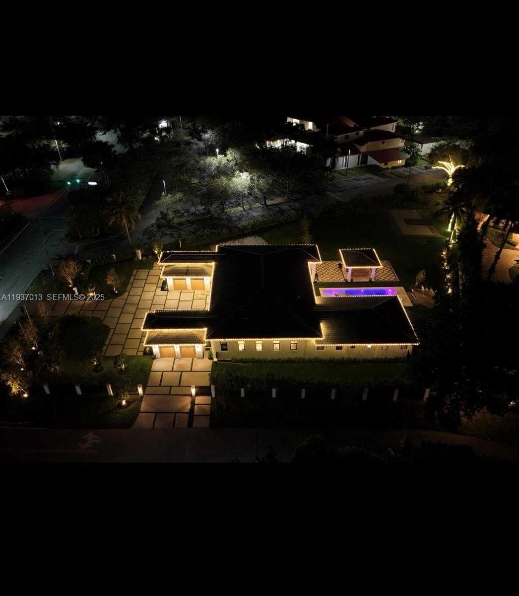 Small Image of 14200 OLD CUTLER RD, Palmetto Bay Number 39