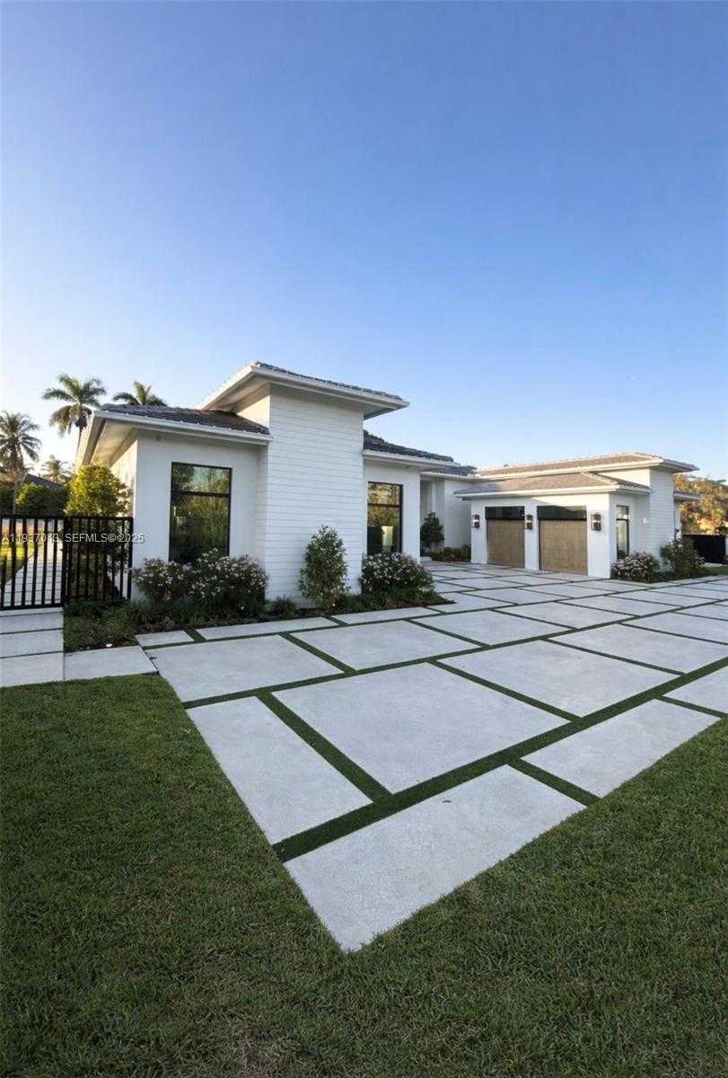 Small Image of 14200 OLD CUTLER RD, Palmetto Bay Number 4