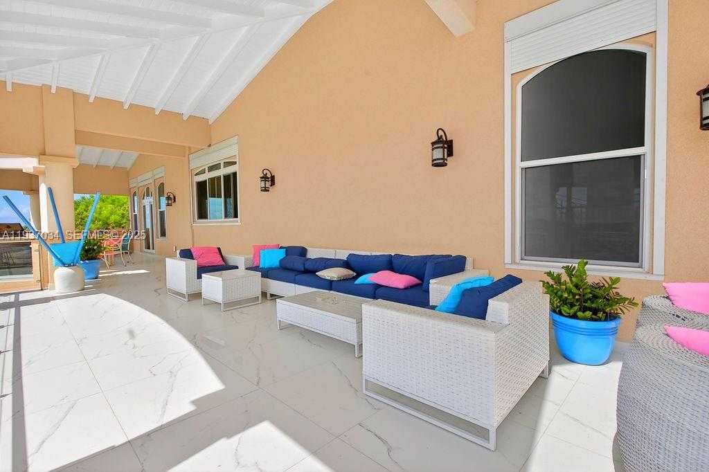 Small Image of PARADISE VIEW VILLA, Out of City Number 10