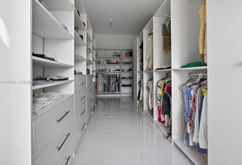 Small Image of PARADISE VIEW VILLA, Out of City Number 20