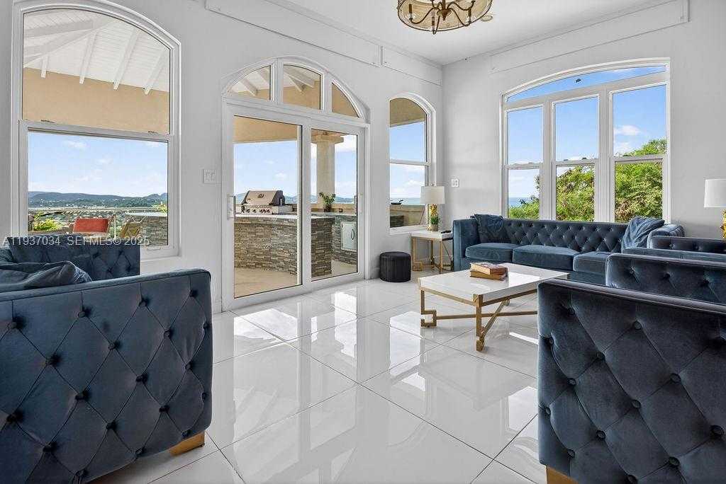 Small Image of PARADISE VIEW VILLA, Out of City Number 33