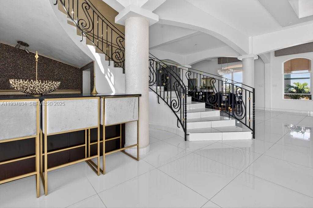 Small Image of PARADISE VIEW VILLA, Out of City Number 38