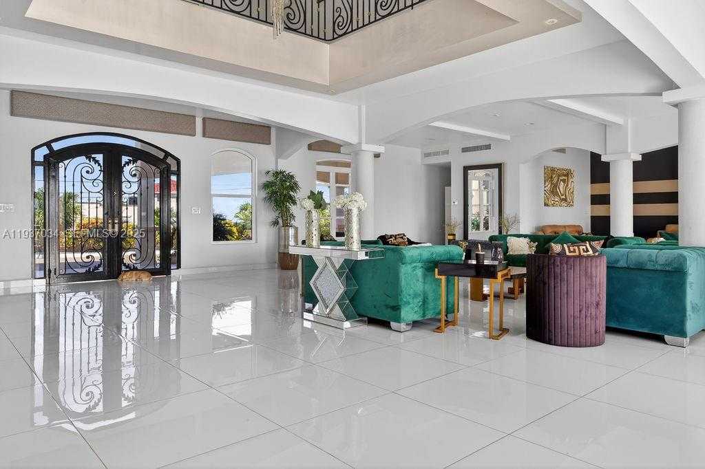 Small Image of PARADISE VIEW VILLA, Out of City Number 40