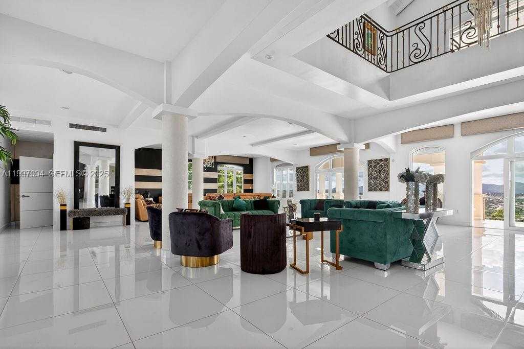 Small Image of PARADISE VIEW VILLA, Out of City Number 42