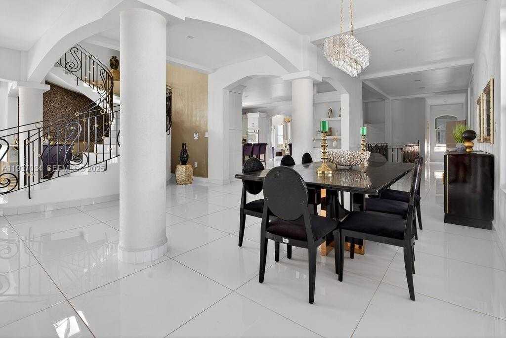 Small Image of PARADISE VIEW VILLA, Out of City Number 45