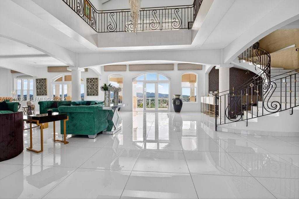 Small Image of PARADISE VIEW VILLA, Out of City Number 46