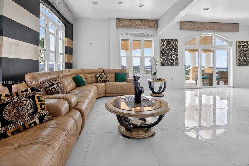 Small Image of PARADISE VIEW VILLA, Out of City Number 50