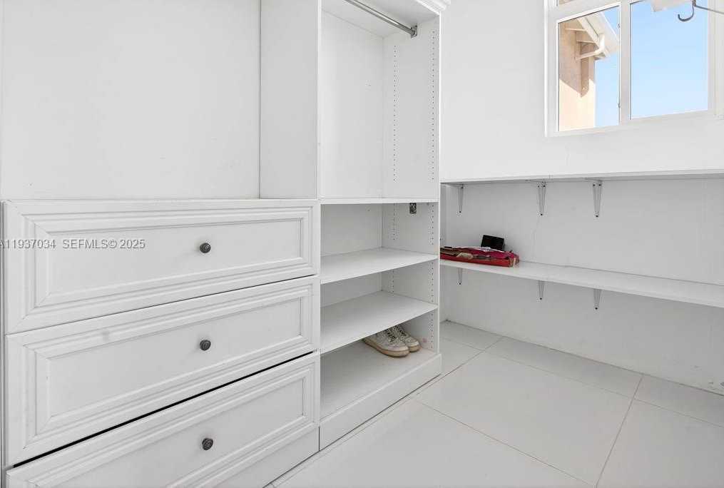 Small Image of PARADISE VIEW VILLA, Out of City Number 58