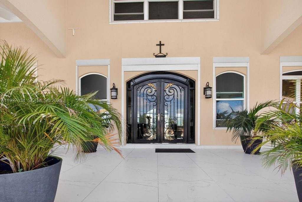 Small Image of PARADISE VIEW VILLA, Out of City Number 6