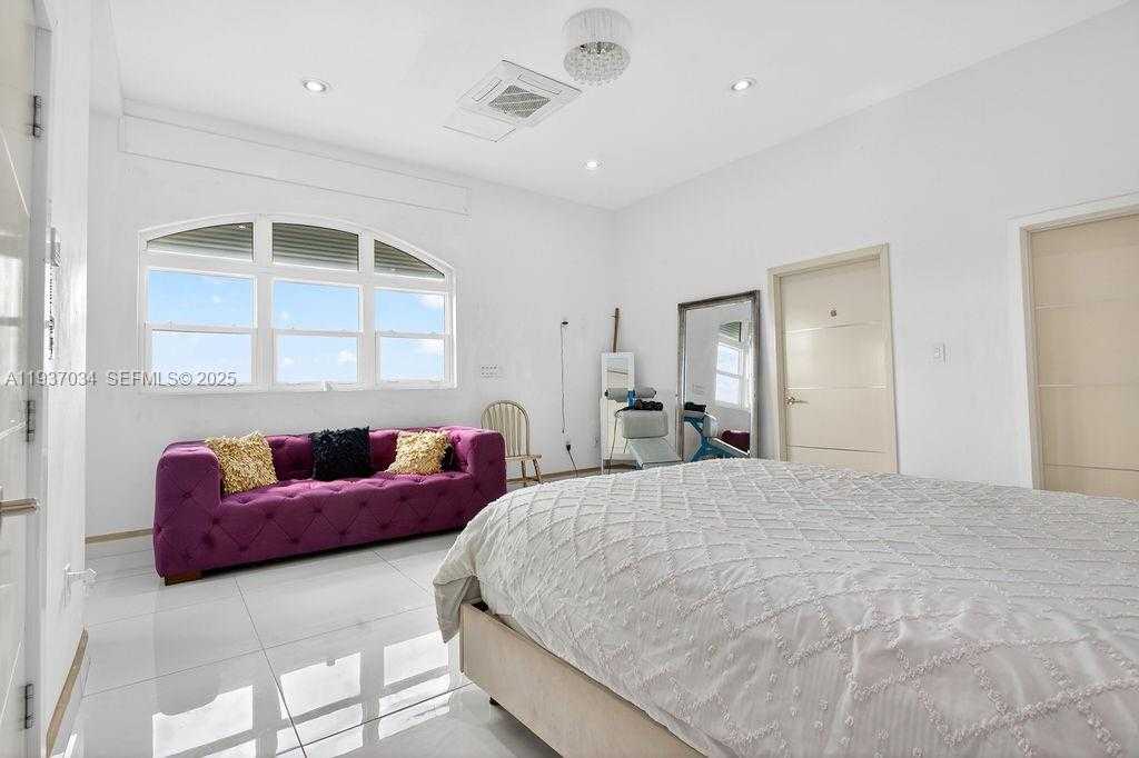 Small Image of PARADISE VIEW VILLA, Out of City Number 61