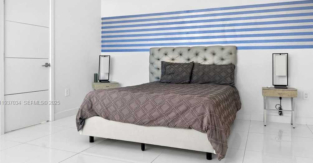 Small Image of PARADISE VIEW VILLA, Out of City Number 63