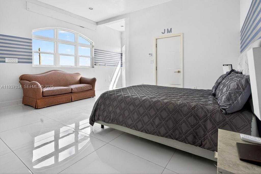 Small Image of PARADISE VIEW VILLA, Out of City Number 65