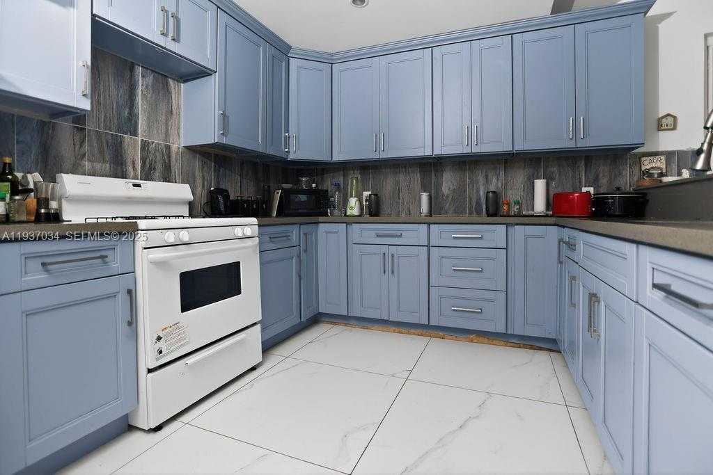 Small Image of PARADISE VIEW VILLA, Out of City Number 69