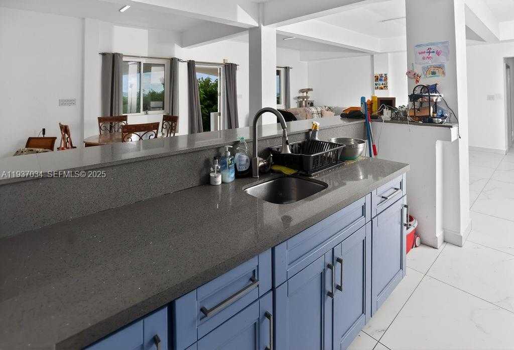 Small Image of PARADISE VIEW VILLA, Out of City Number 70