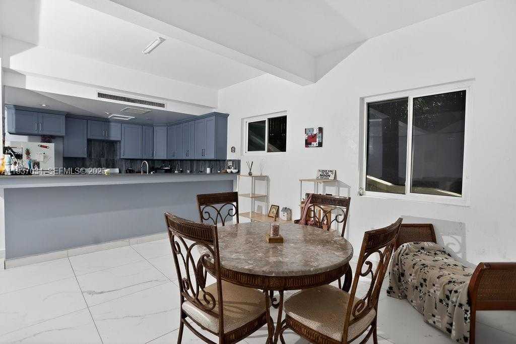 Small Image of PARADISE VIEW VILLA, Out of City Number 71