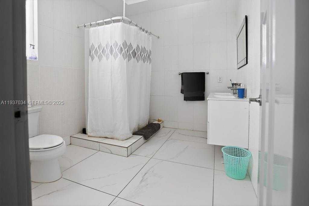 Small Image of PARADISE VIEW VILLA, Out of City Number 76