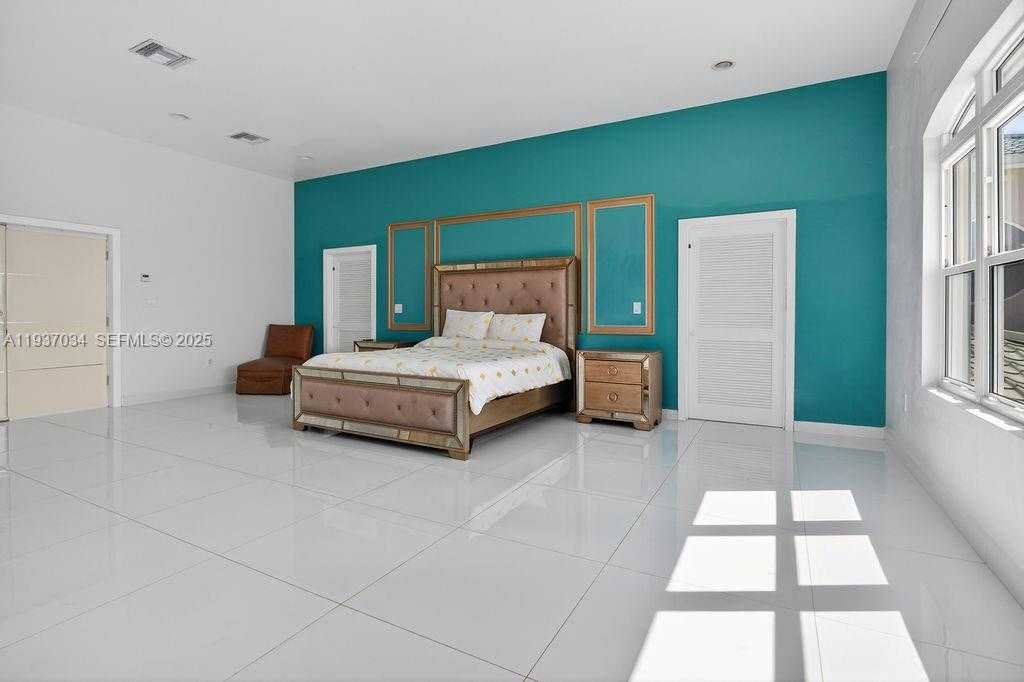 Small Image of PARADISE VIEW VILLA, Out of City Number 79