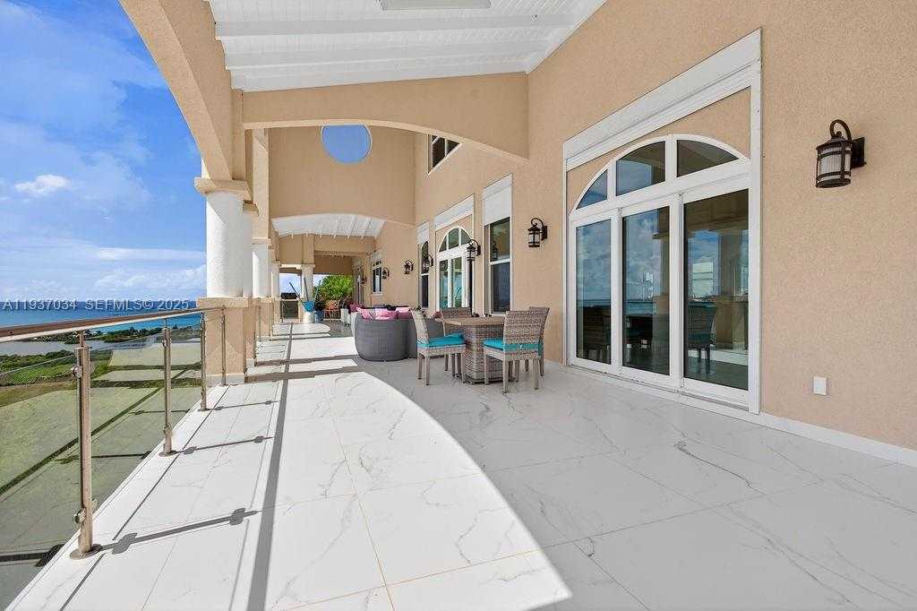 Small Image of PARADISE VIEW VILLA, Out of City Number 8