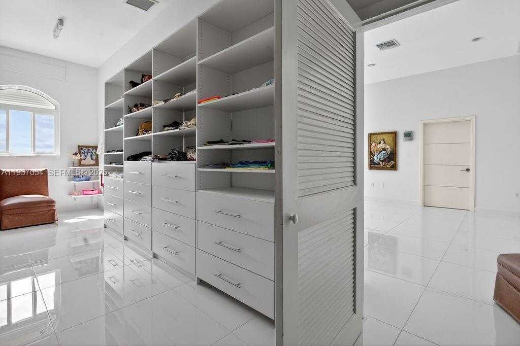 Small Image of PARADISE VIEW VILLA, Out of City Number 80