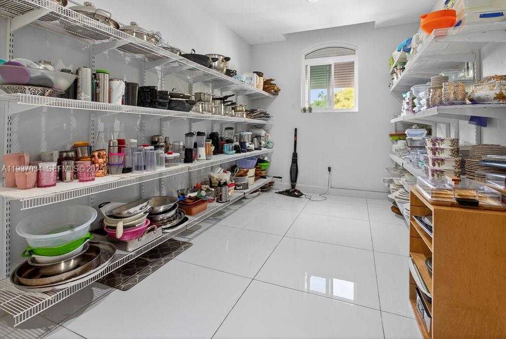 Small Image of PARADISE VIEW VILLA, Out of City Number 85