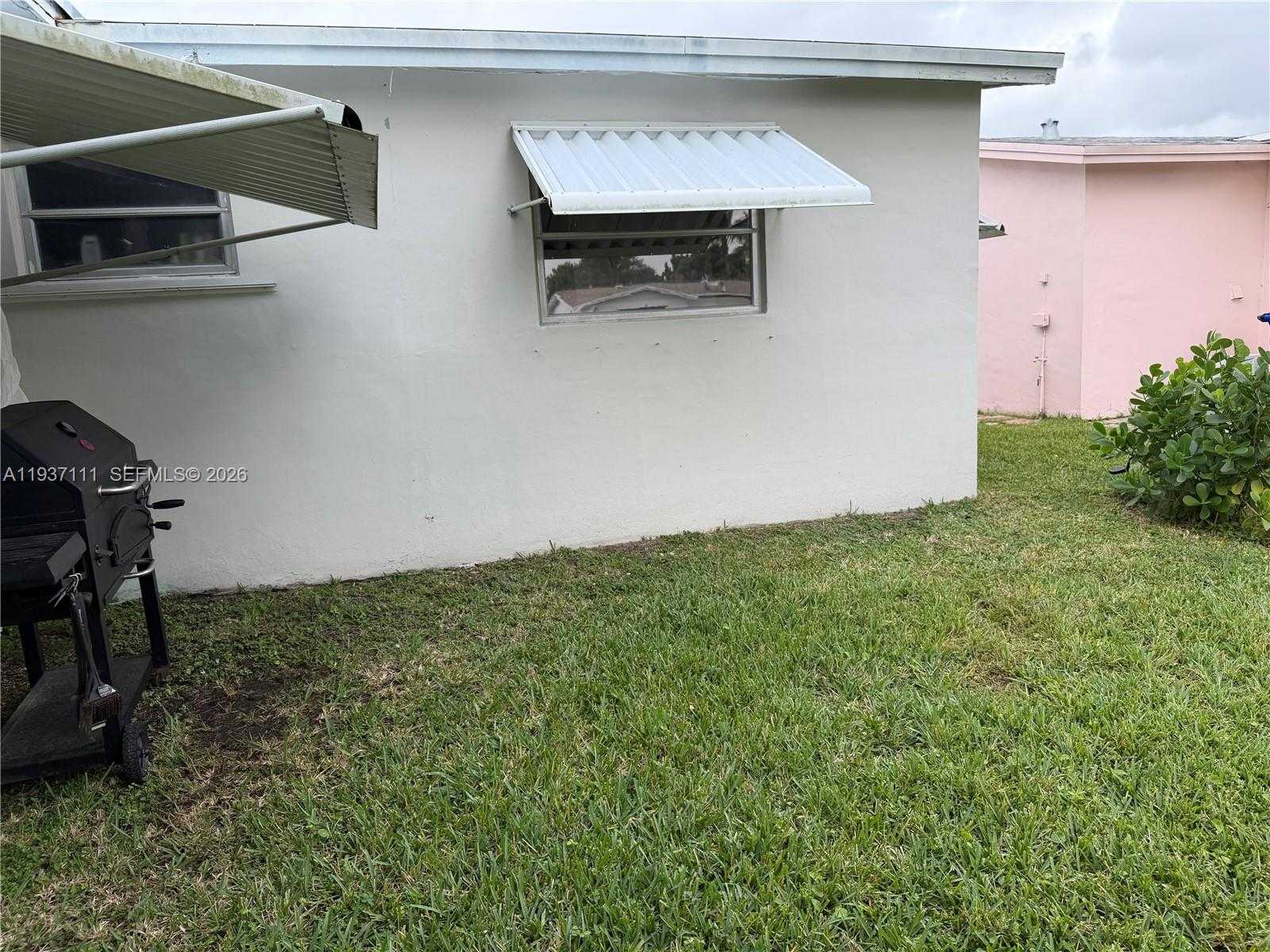 Small Image of 6690 NORTH WEST 12TH ST, Margate Number 25