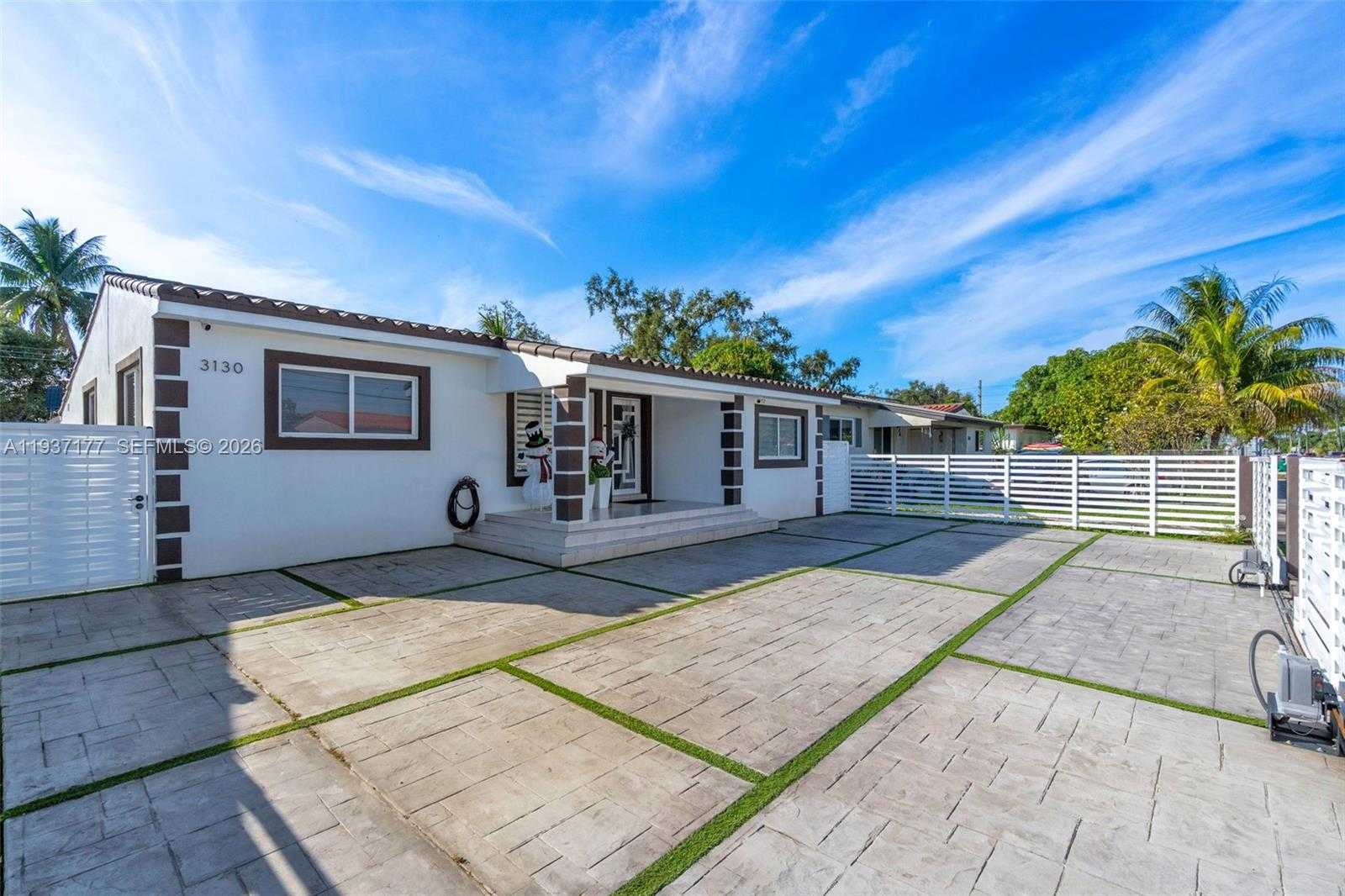 Small Image of 3130 NORTH WEST 102ND ST, Miami Number 2